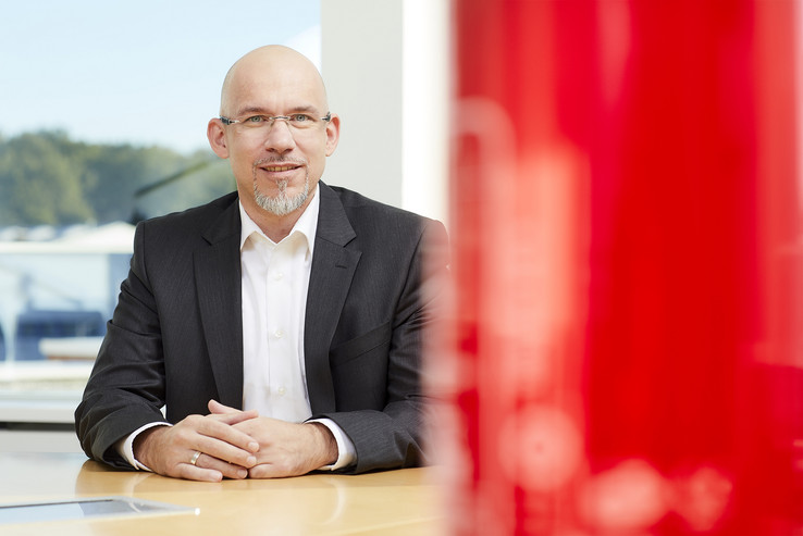 Director Cloud Business Master Data Timm Hauschke says: “The direct transfer of the offered component data into EPLAN documentation reduces the efforts required for designing for our customers.” Director Cloud Business Master Data Timm Hauschke says: “The direct transfer of the offered component data into EPLAN documentation reduces the efforts required for designing for our customers.”
